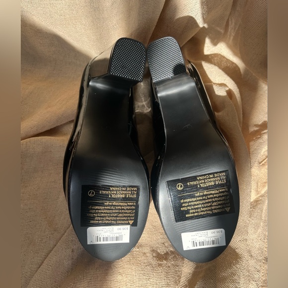 🖤Black Heels 🖤 - Picture 3 of 4